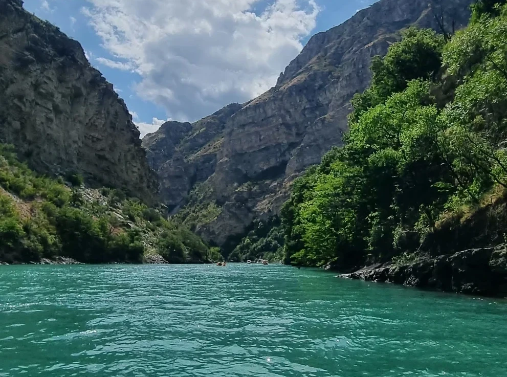 Катание на катерах. Главный Сулакский каньон 