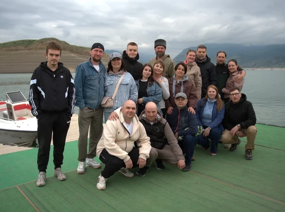 Группа на Чиркейском водохранилище 
