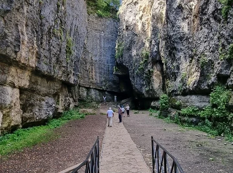 Каменная чаша