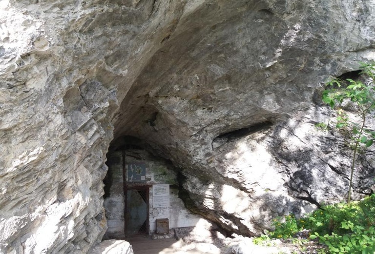 Пещера "Караульная"