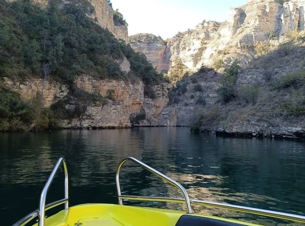 Чиркейское водохранилище 