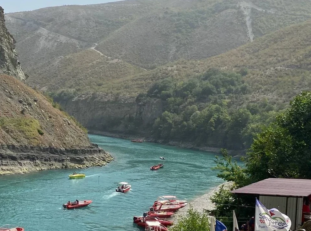 Катание на катерах. Главный Сулакский каньон 