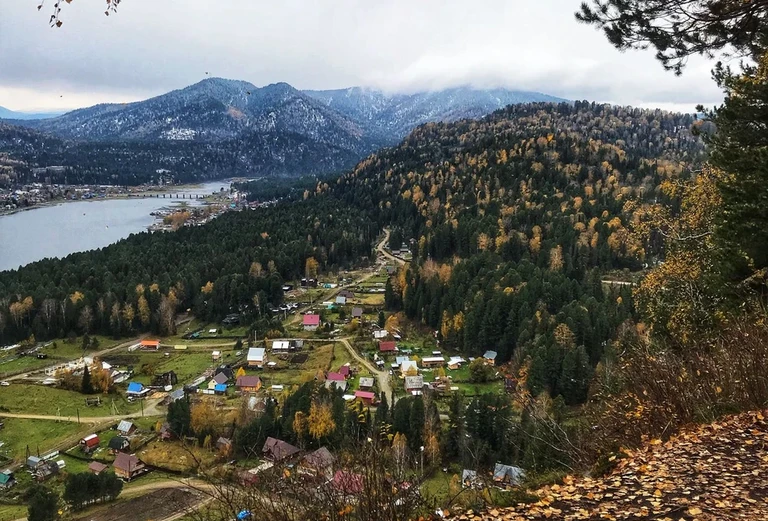 Алтай Телецкое Озеро и Село Артыбаш.jpg